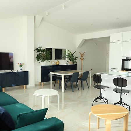 Appartamento Lux House Olga Ruma Esterno foto