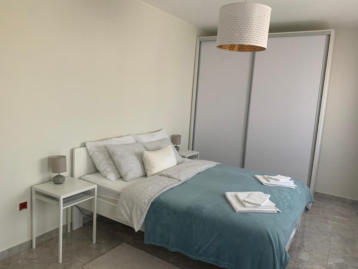 Appartamento Lux House Olga Ruma Esterno foto