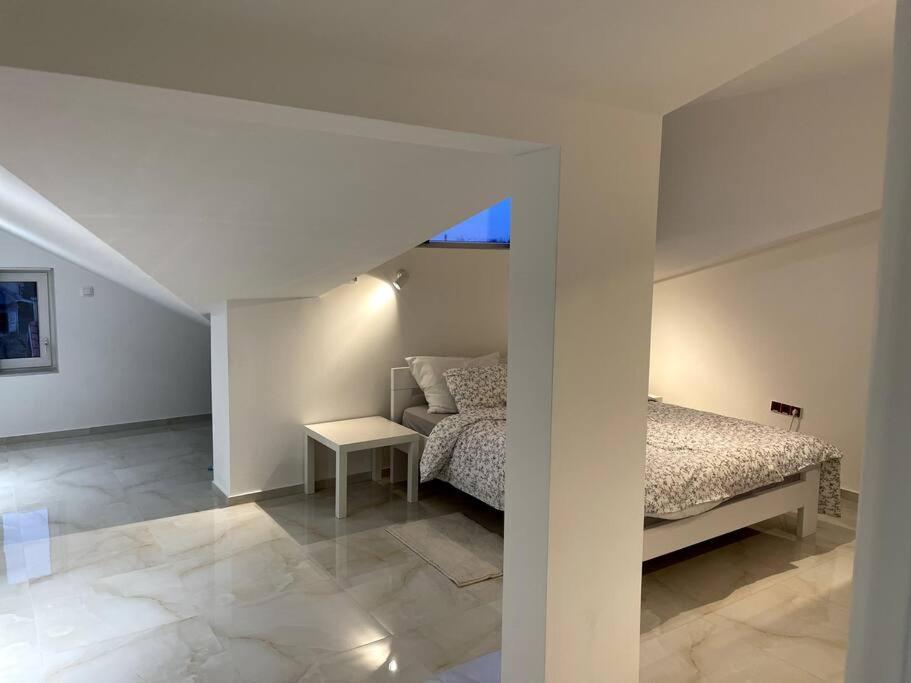 Appartamento Lux House Olga Ruma Camera foto