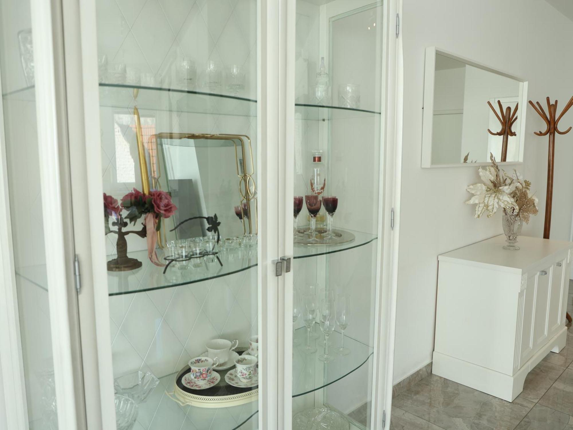 Appartamento Lux House Olga Ruma Esterno foto