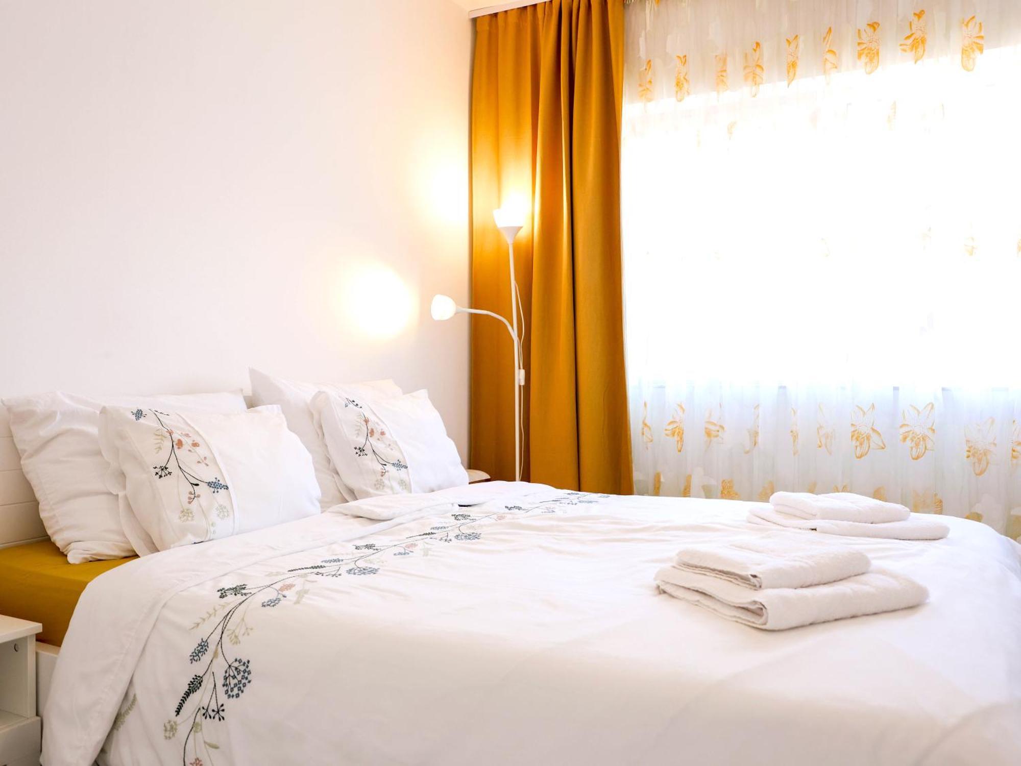 Appartamento Lux House Olga Ruma Esterno foto
