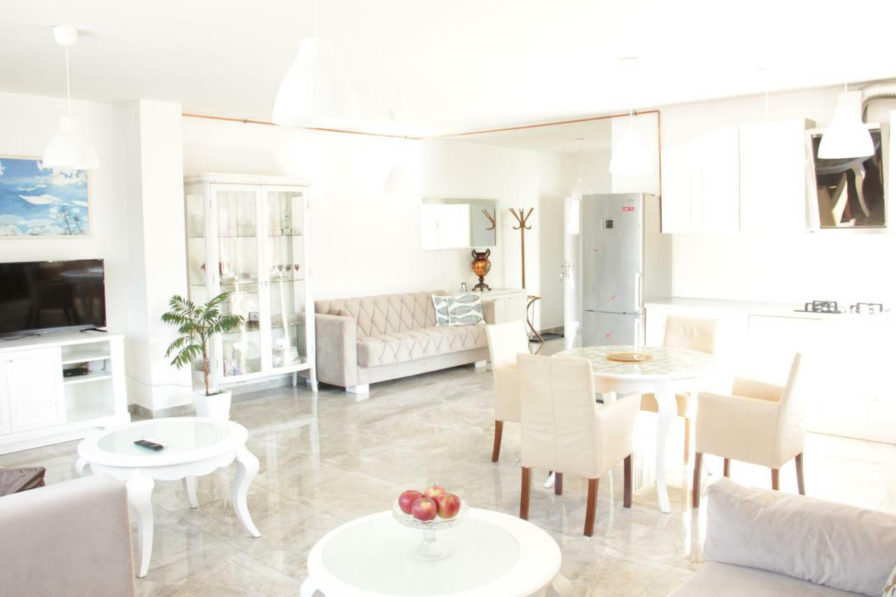 Appartamento Lux House Olga Ruma Esterno foto