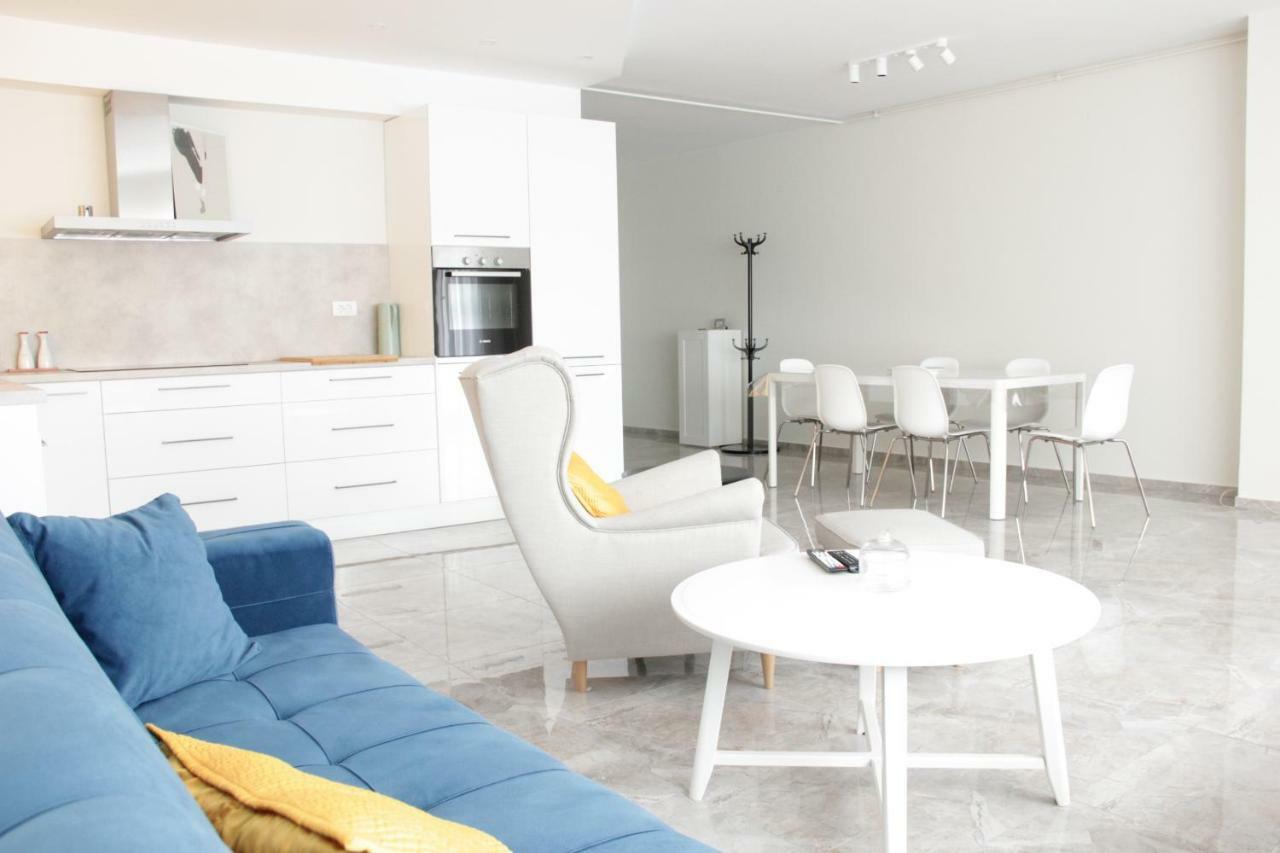 Appartamento Lux House Olga Ruma Esterno foto