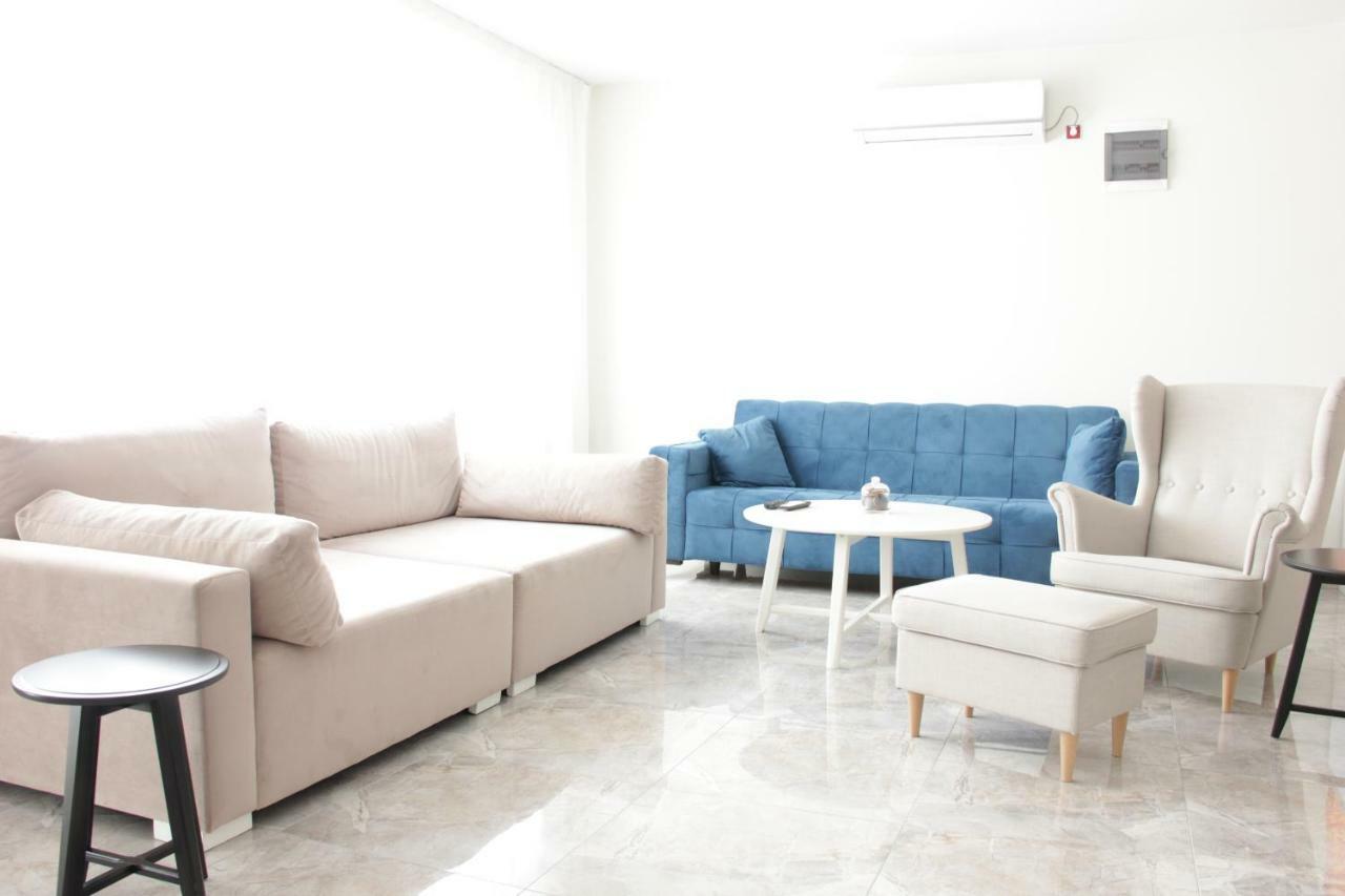 Appartamento Lux House Olga Ruma Esterno foto