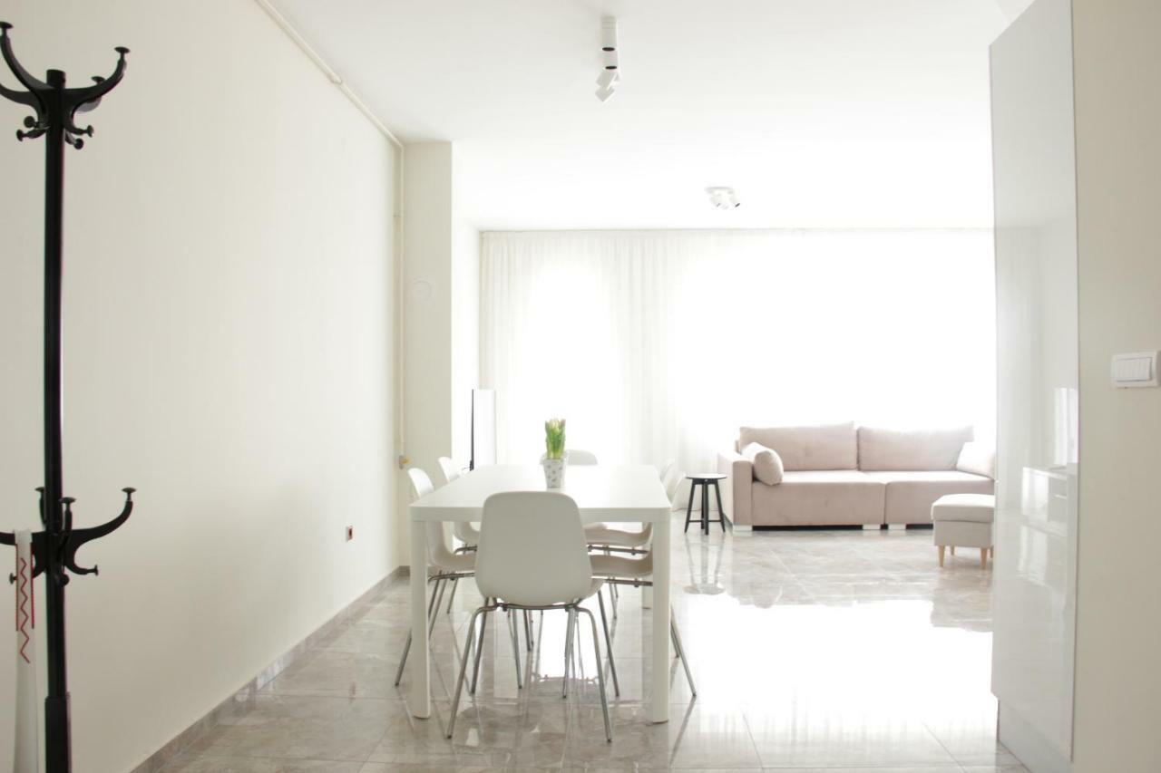 Appartamento Lux House Olga Ruma Esterno foto