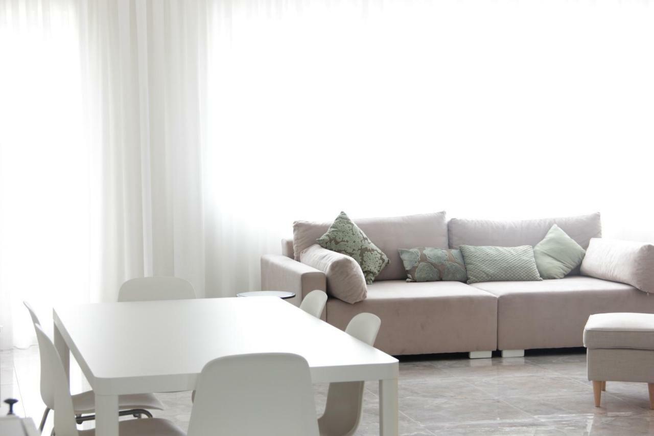 Appartamento Lux House Olga Ruma Esterno foto
