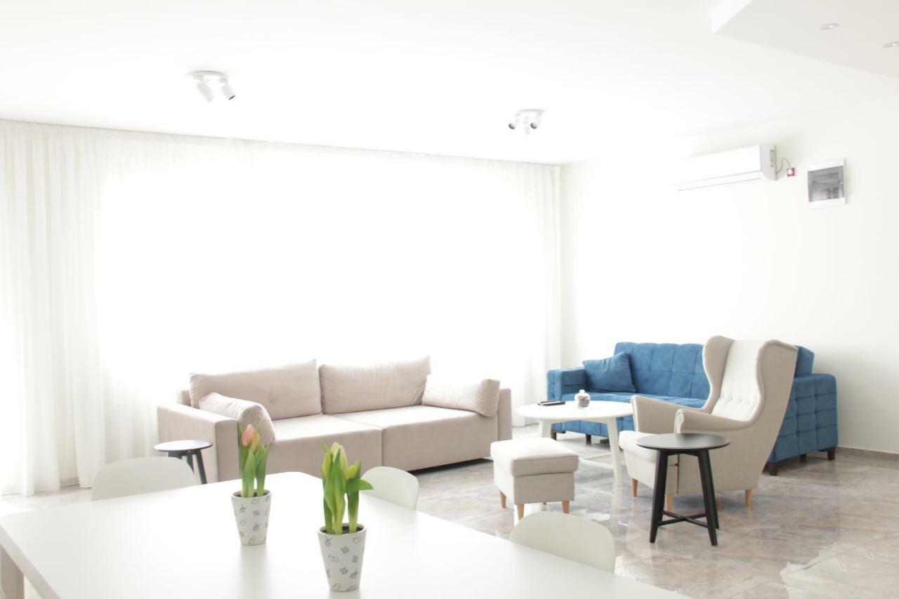 Appartamento Lux House Olga Ruma Esterno foto