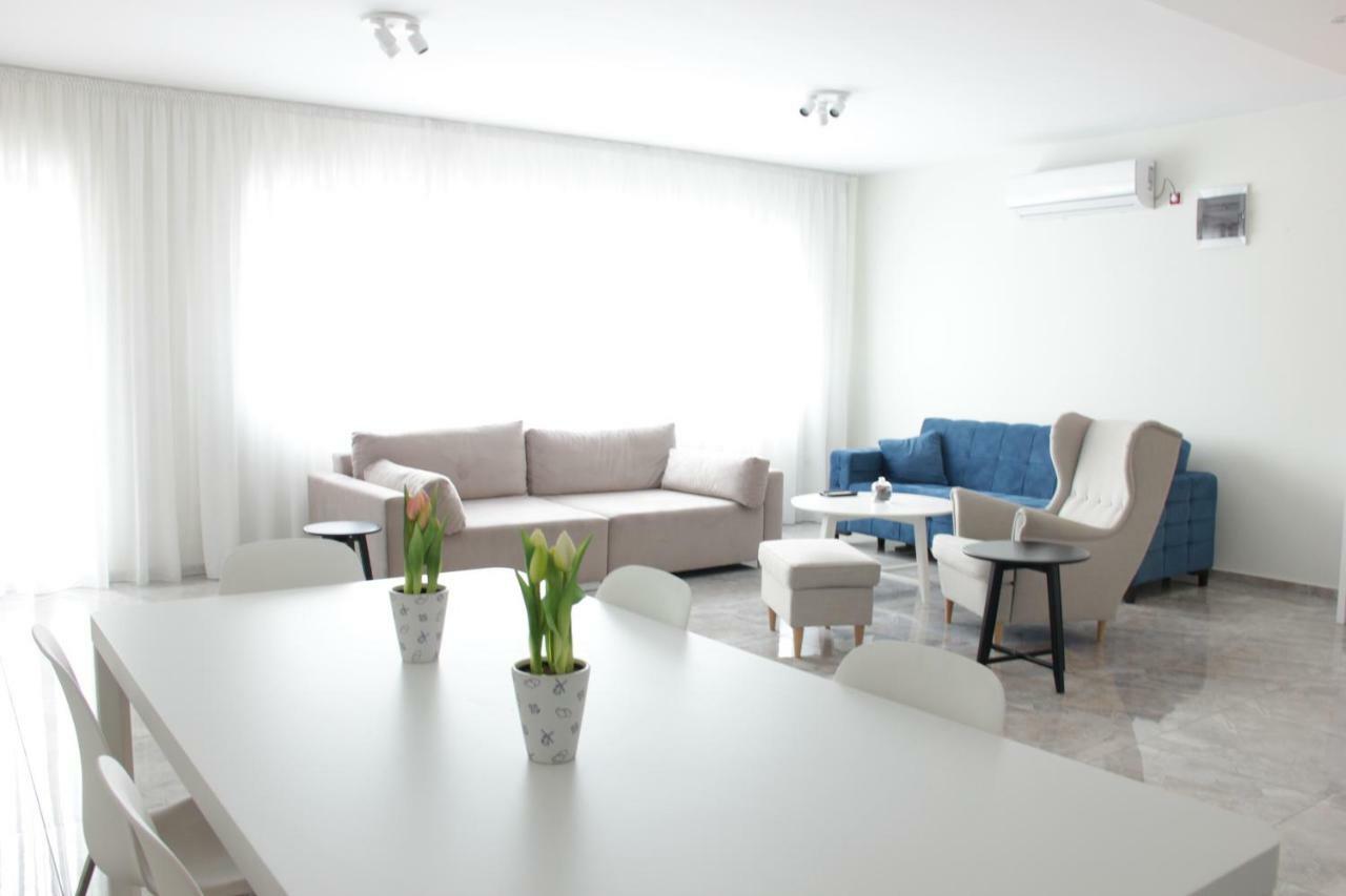 Appartamento Lux House Olga Ruma Esterno foto